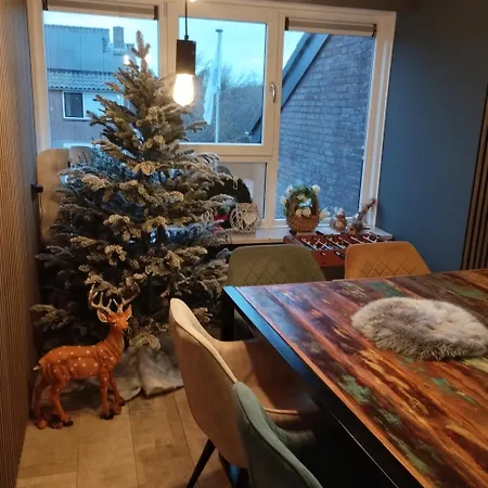 Groepsverblijf Voormalig Politiebureau 4 * Ouddorp