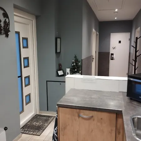 Groepsverblijf Voormalig Politiebureau 4 アパート