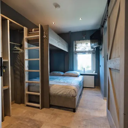 アパート Groepsverblijf Voormalig Politiebureau 4 *