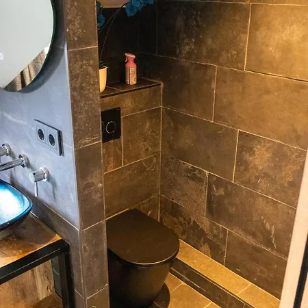 Groepsverblijf Voormalig Politiebureau 4 アパート アウドルプ