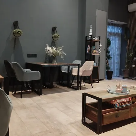 Daire Groepsverblijf Voormalig Politiebureau 4 *