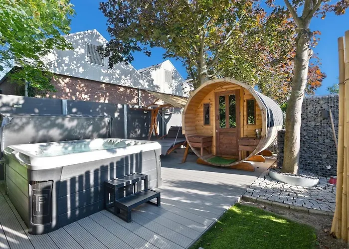 Daire Groepsverblijf Voormalig Politiebureau 4 *